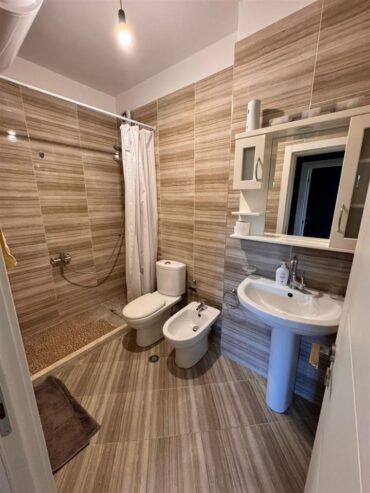 Tirane, jepet me qera apartament 2+1 Kati 3, 100 m² 600 € (Mbikalimi i Komunes)