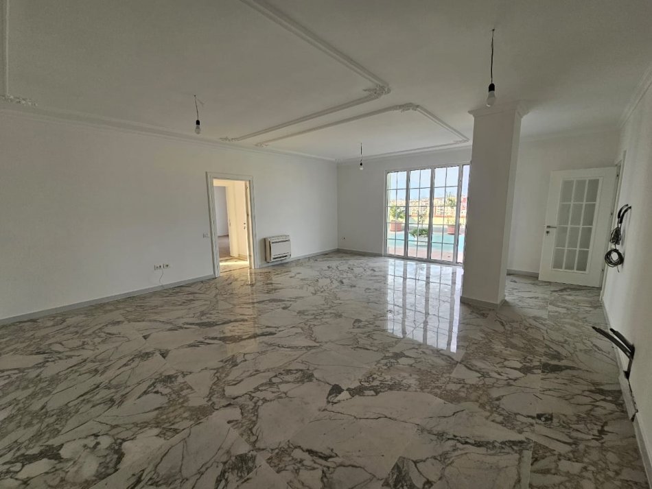 Tirane, jepet me qera apartament 2+1 Kati 11, 300 m² 1.500 € (Yzberisht)