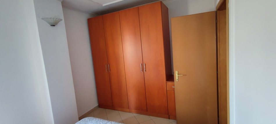 Tirane, jepet me qera apartament 1+1 , 70 m² 500 € 