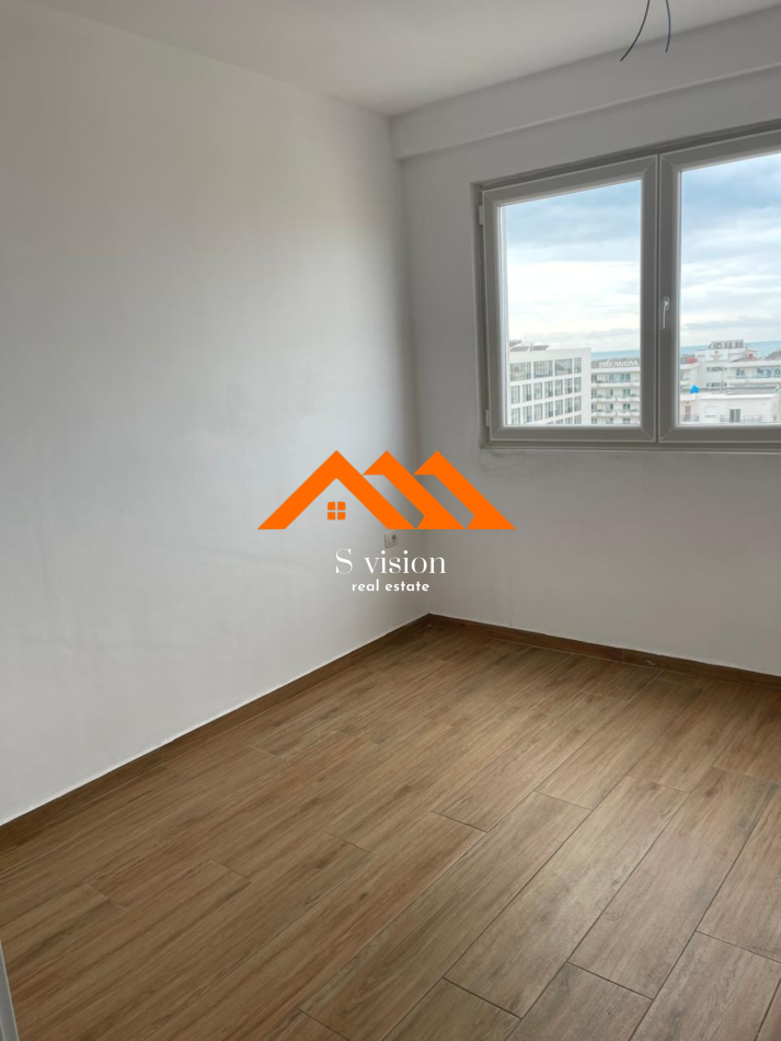 Golem, shitet apartament 2+1+Ballkon Kati 6, 90 m² (Bulevardi i Pishave)