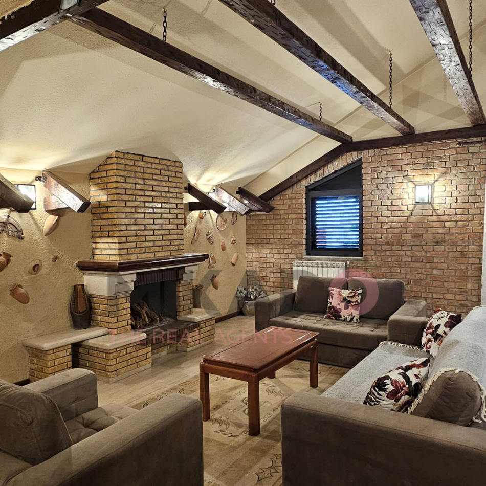 Tirane, shitet Vile 4+1 , 390 m² 480.000 € (VILAT GJERMANE)