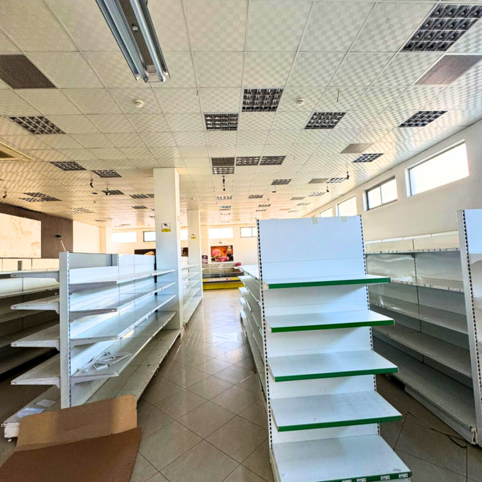 Kavaje, jepet me qera ambjent biznesi Kati 1, 800 m² (Shetitorja,Josif Budo,Kavaje)