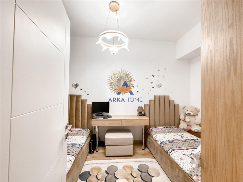 Tirane, shitet apartament 3+1+Ballkon Kati 3, 123 m² 250.000 € (KOPSHTI BOTANIK)