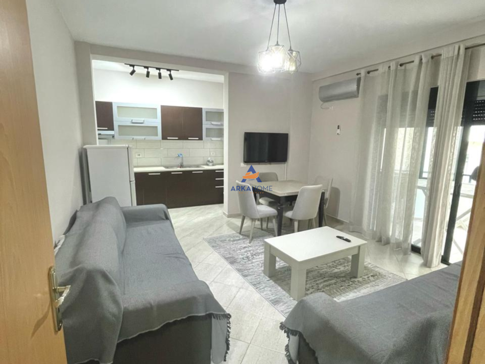 Tirane, jepet me qera 1+1+Ballkon Kati 3, 63 m² 450 € (PRANE RRUGES TEODOR RUZVELT)