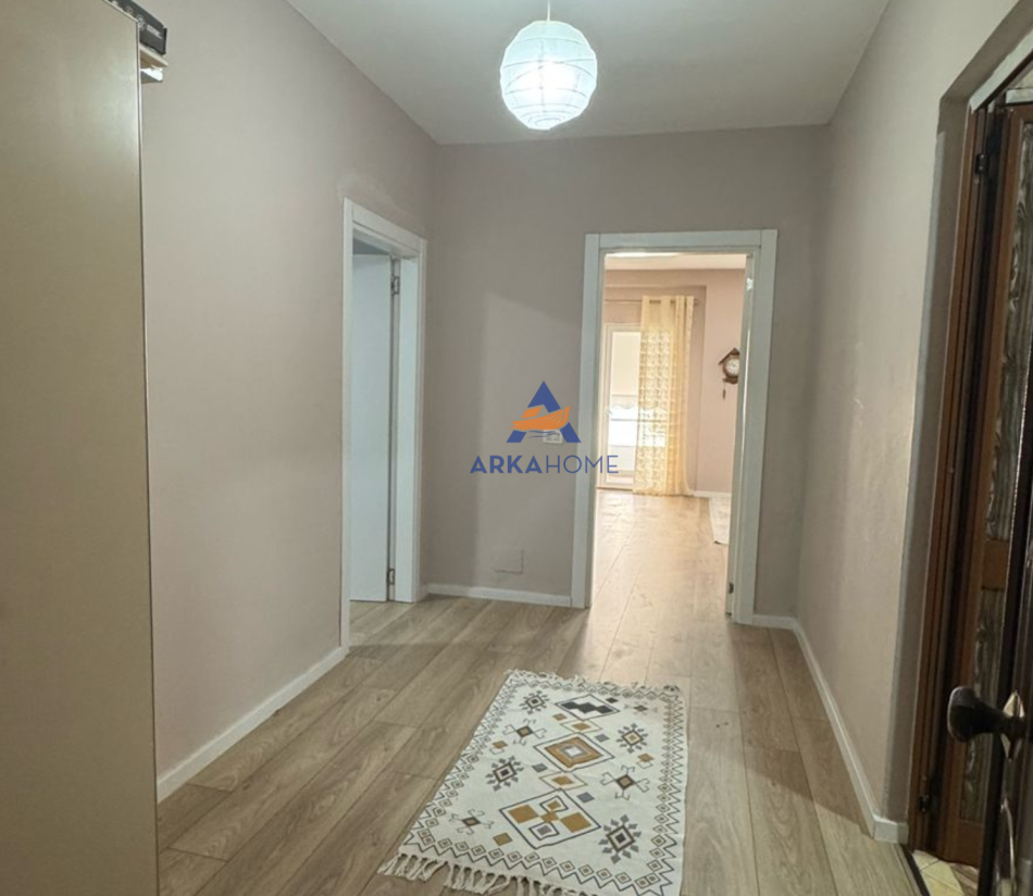 Tirane, jepet me qera apartament 2+1 Kati 4, 100 m² 400 € (NE FRESK)