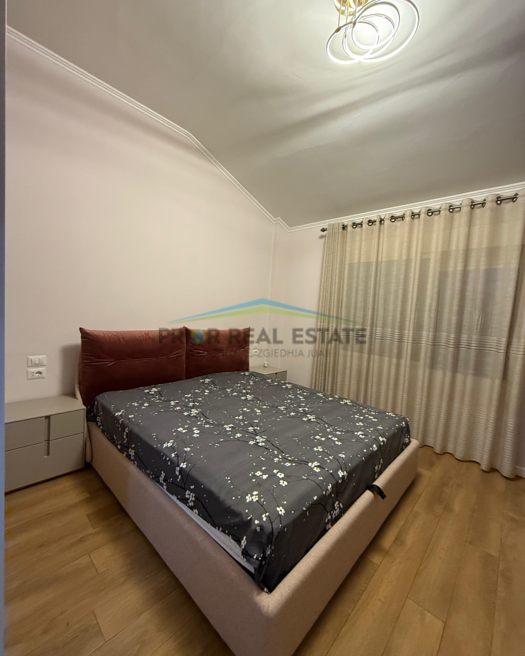 Tirane, jepet me qera apartament 1+1+Ballkon Kati 3, 65 m² 600 € (Teleferik)