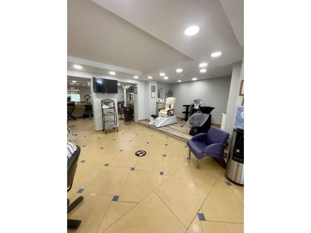 Tirane, ofert ambjent biznesi Kati 0, 218 m² 2.000 Euro (Shkolla e Baletit Tirana, Albania)