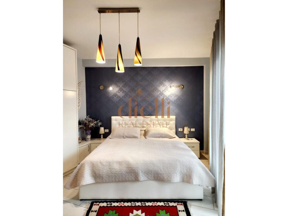 Tirane, jepet me qera apartament 1+1 , 600 € (Rruga Rrapo Hekali)