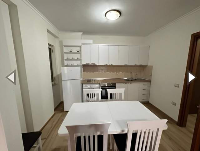 Tirane, jepet me qera apartament 1+1 Kati 5, 450 Euro (Komuna e Parisit)