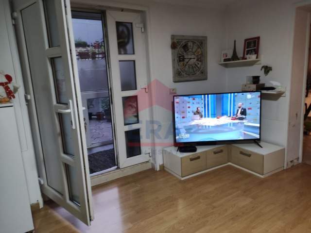📌Tirane, jepet me qera apartament Kati 1, 85 m² 450 Euro, prane Liceut