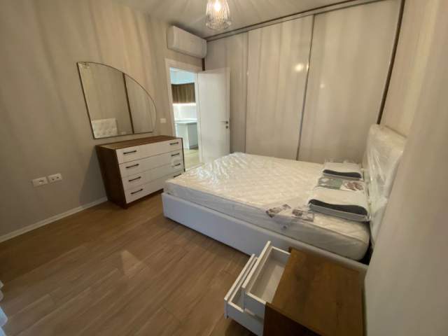 Tirane, jap me qera 1+1 Kati 7, 65 m² 400 Euro (qsu)