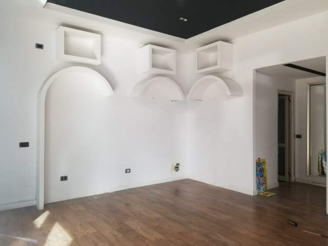 Elbasan, shitet ambjent biznesi 40 m² 2.500 Euro/m2