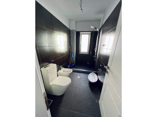 Tirane, shitet apartament 2+1+BLK Kati 3, 167 m² 167.000 Euro (liqeni i thate)
