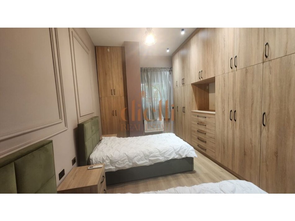 Tirane, shitet apartament 2+1+2 Ballkon Kati 1, 107 m² 149.800 € (Liqeni i Thate, Rruga Peti)
