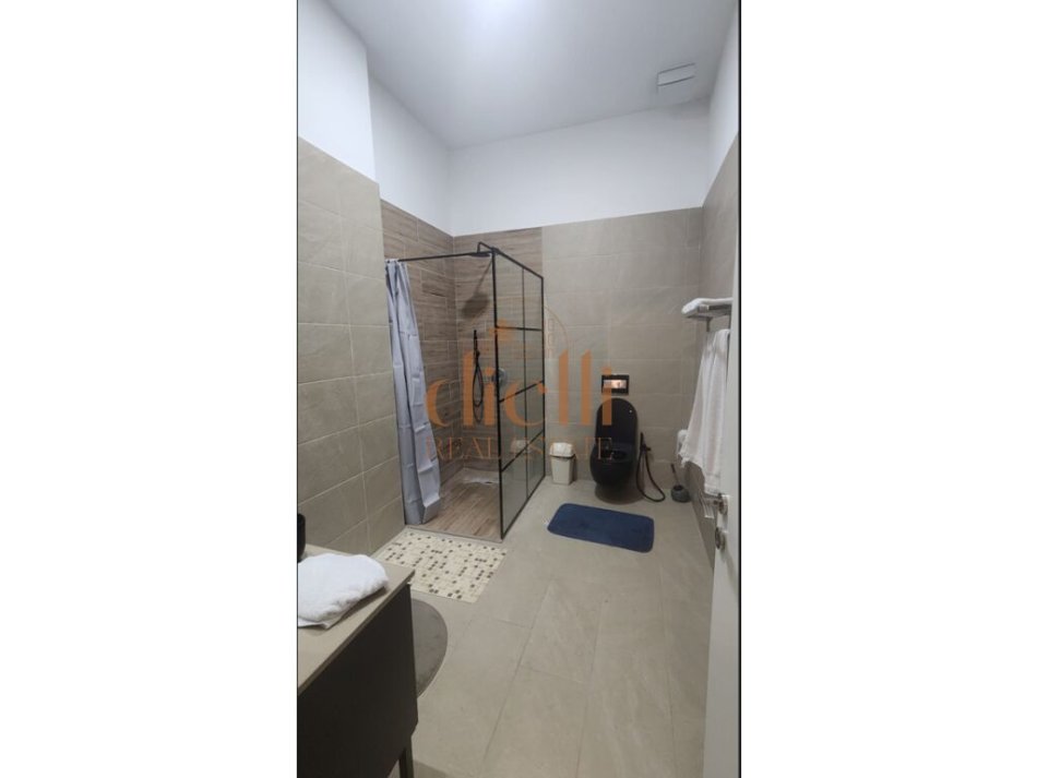 Tirane, shitet apartament 2+1+2 Ballkon Kati 1, 107 m² 149.800 € (Liqeni i Thate, Rruga Peti)