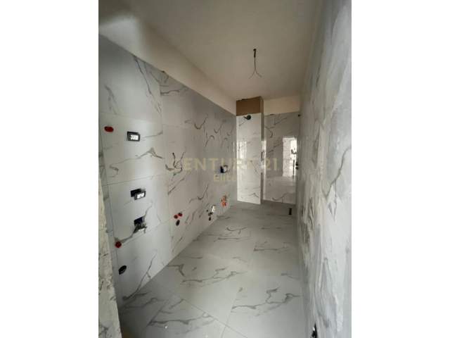 Shitet apartament 2+1 Shkolla e Bashkuar! Kati 4, 93 m² 97.000 Euro (Rruga e Dibres))