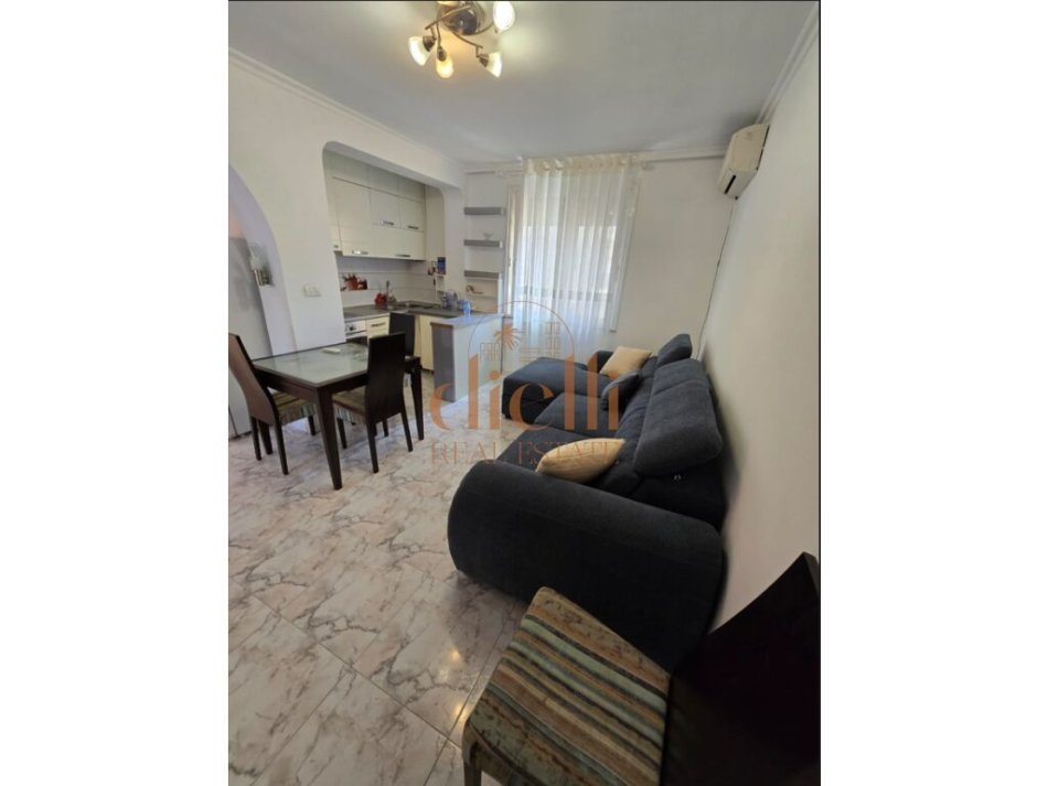 Tirane, shitet apartament 1+1+Aneks Kati 3, 50 m² 88.000 € (Rruga Hoxha Tahsim)