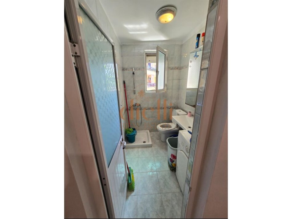 Tirane, shitet apartament 1+1+Aneks Kati 3, 50 m² 88.000 € (Rruga Hoxha Tahsim)