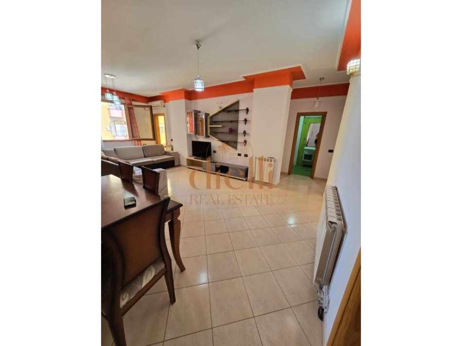 Tirane, shitet apartament 3+1 Kati 5, 141 m² 165.000 € 