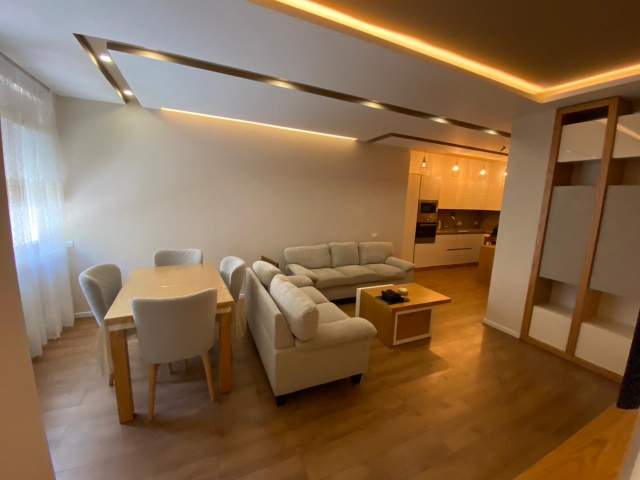 Tirane, jepet me qera apartament 1+1+BLK Kati 3, 69 m² 750 Euro (Ring Center)