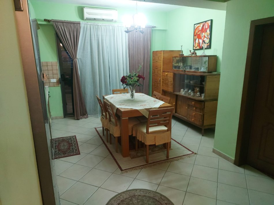 Tirane, jepet me qera apartament 2+1 Kati 2, 120 m² 55.000 € (Ish Tregu Elektrik)