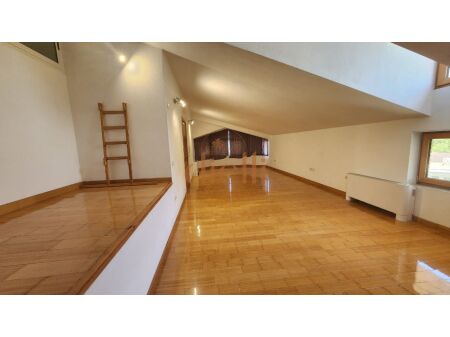 Tirane, jepet me qera Vile 3 Katshe Kati 4, 650 m² 