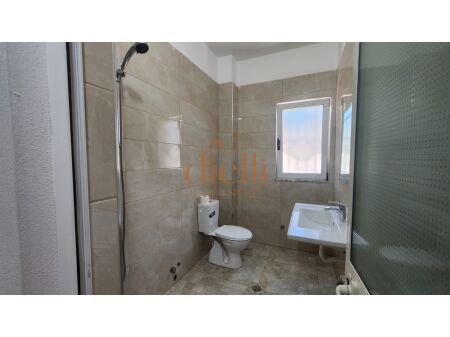 Tirane, jepet me qera Vile 3 Katshe Kati 4, 650 m² 