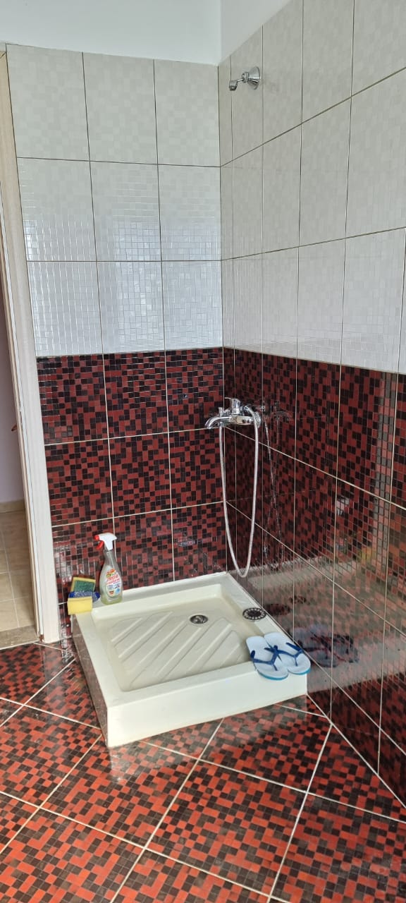 Tirane, jepet me qera apartament 2+1+BLK Kati 4, 89 m² 350 Euro (Fresk)