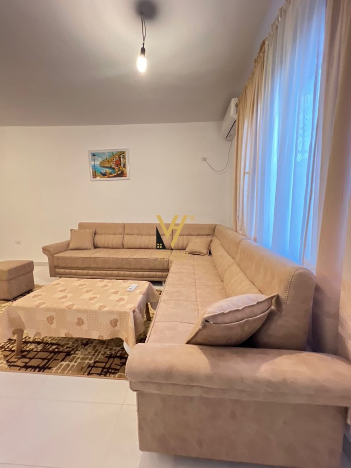 Tirane, jepet me qera apartament 1+1+Ballkon Kati 3, 83 m² 400 € (FRESK)
