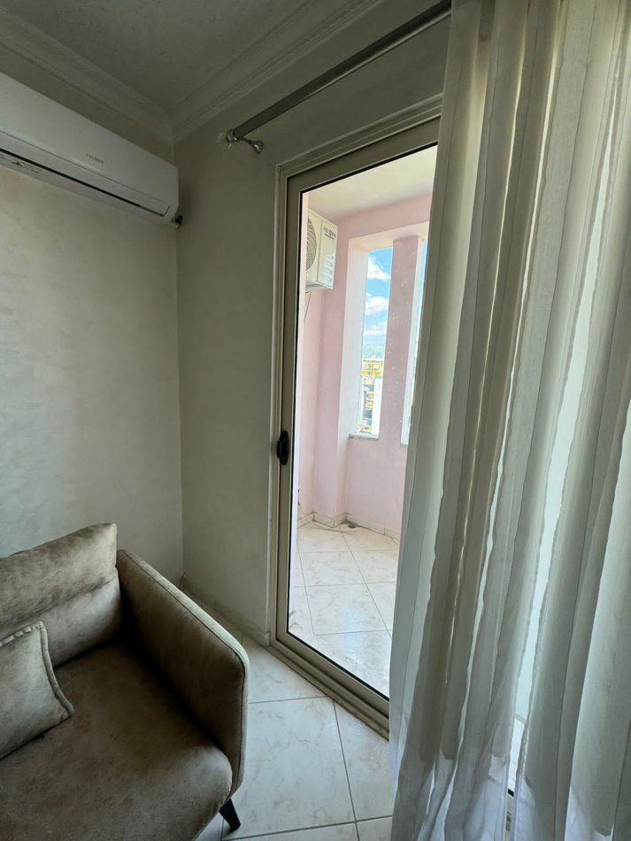 Tirane, jepet me qera apartament 1+1+Ballkon Kati 7, 60 m² 380 € (Astir , Vila L1 , rruga Loni Ligori prane pasticeri Nela 5)