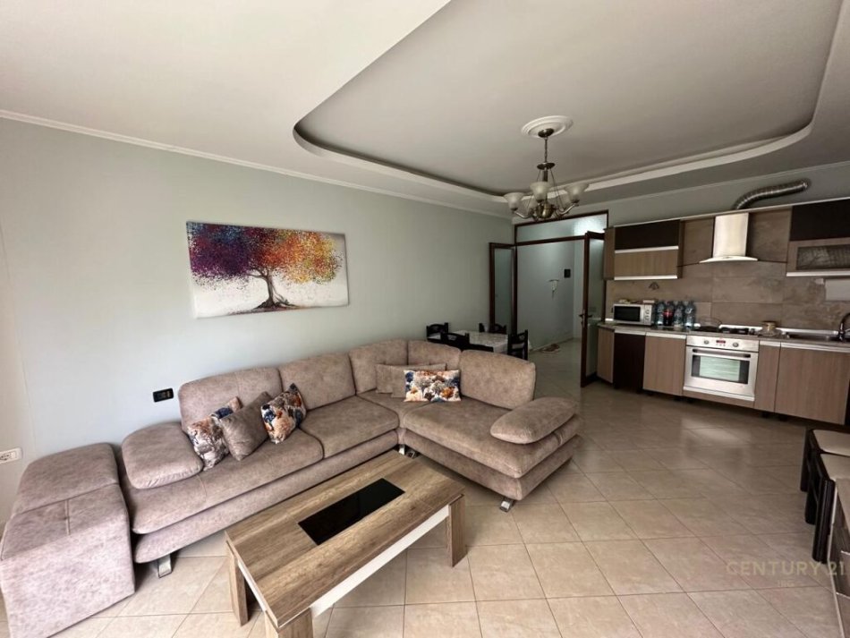 Tirane, shitet apartament 2+1+Ballkon Kati 1, 95 m² 130.000 € (Rruga Idriz Dollaku, prane fushes se Ali Demit)