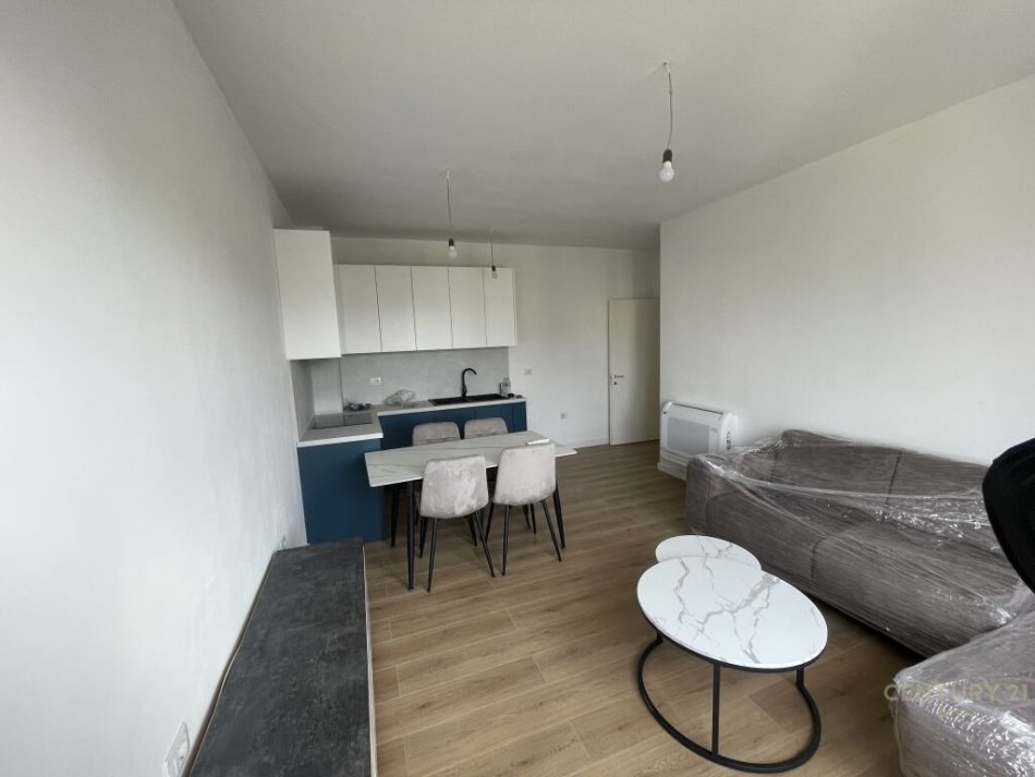 Tirane, shitet apartament 3+1+Ballkon Kati 9, 104 m² 166.000 € (ish Fusha e Aviacionit)