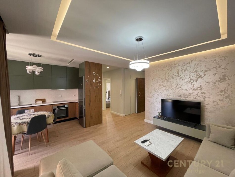 Tirane, jepet me qera apartament 2+1 Kati 3, 100 m² 650 € (Don Bosko)