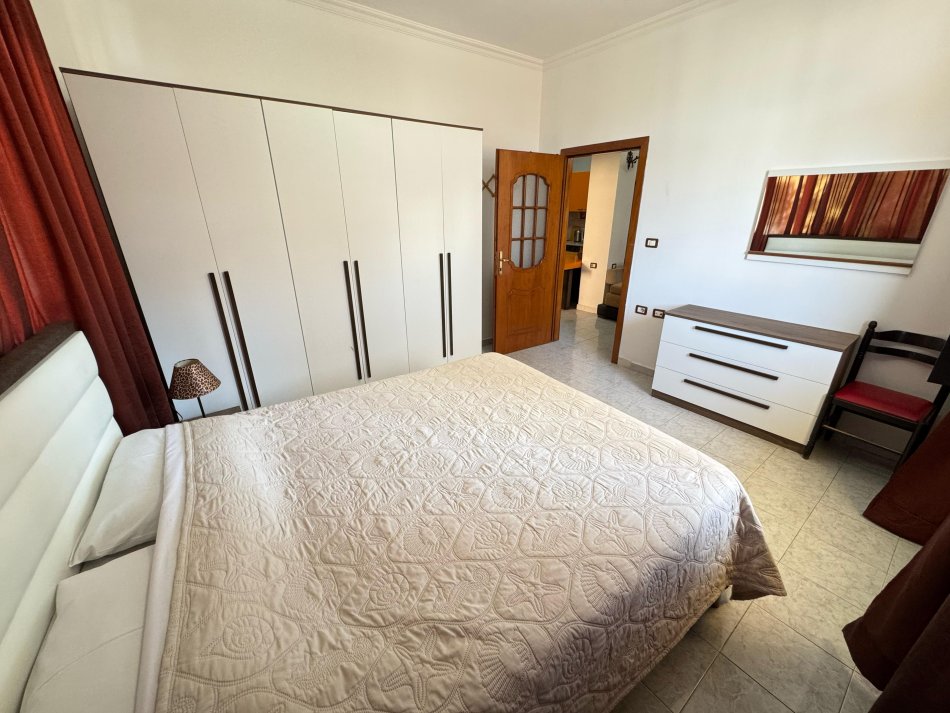 Tirane, jepet me qera apartament 2+1 Kati 2, 80 m² 550 € (Rruga durresit)