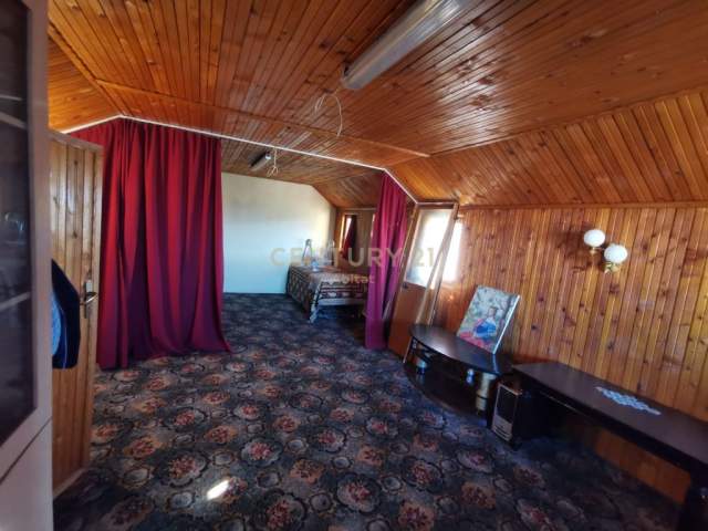 Tirane, jepet me qera Vile 4+1+A+BLK Kati 3, 373 m² 550 Euro