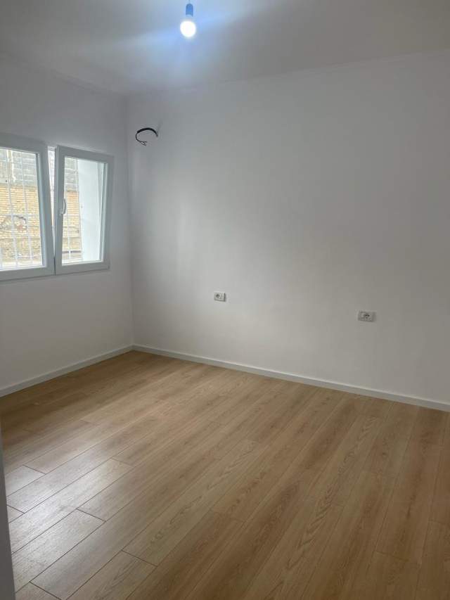 Tirane, shitet apartament 2+1 Kati 2, 80 m² 115.000 Euro (Ish restorant Durrsit)