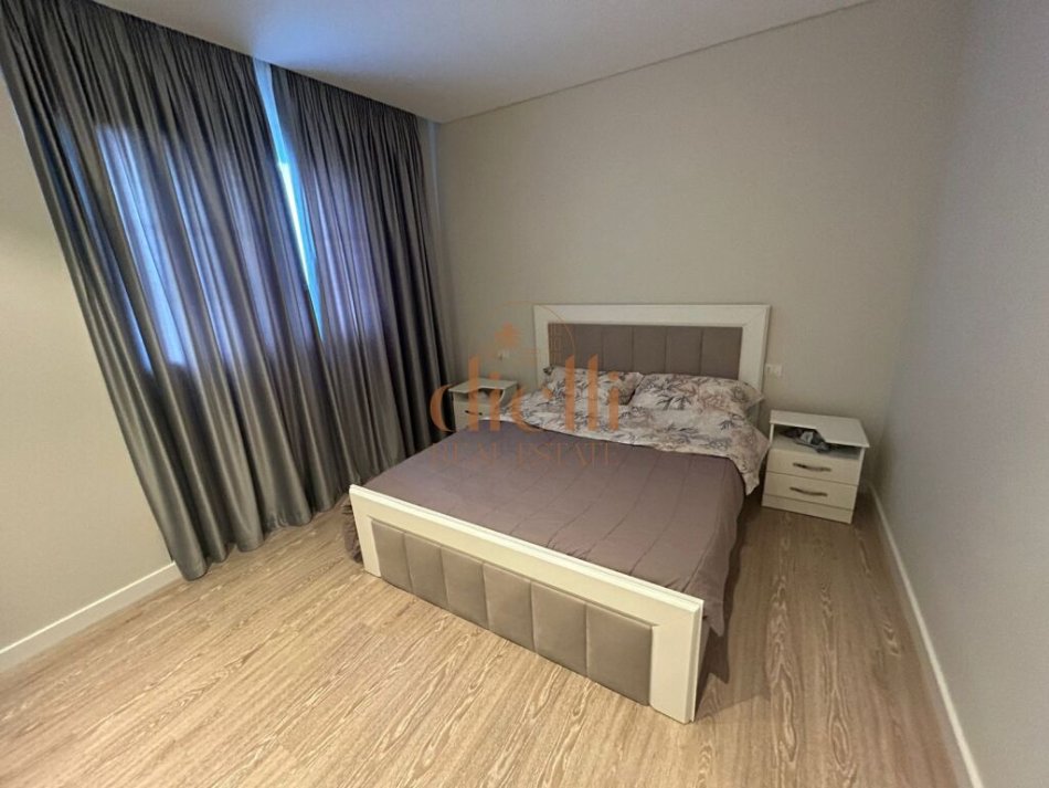 Tirane, jepet me qera apartament 2+1 Kati 3, 100 m² 800 € 