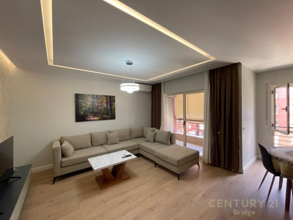 Tirane, jepet me qera apartament 2+1 Kati 3, 100 m² 650 € (Don Bosko)