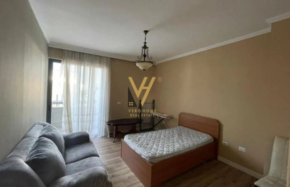 Tirane, jepet me qera apartament 3+1+Ballkon Kati 10, 145 m² 1.200 € (RRUGA E KOSOVAREVE)