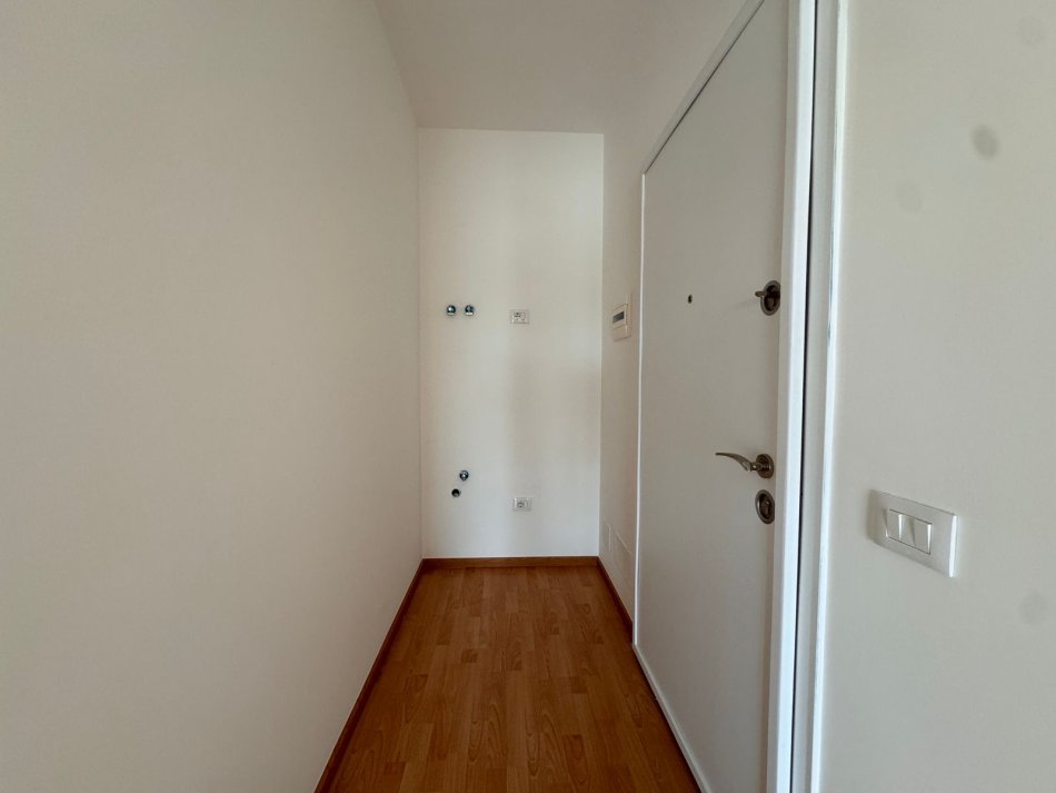 Tirane, shitet apartament 1+1 Kati 2, 77 m² 112.600 € 