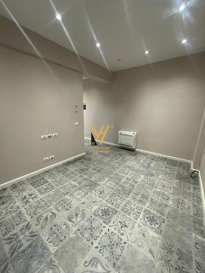 Tirane, jepet me qera zyre Kati 2, 70 m² 750 € (STADIUMI DINAMO)