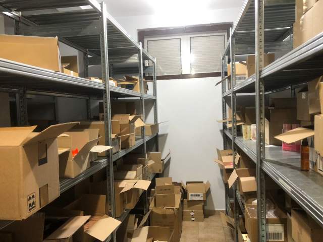 Tirane, jepet me qera ambjent biznesi ose magazine Kati 0, 110 m² 35.000 Leke Rr. Zihni Sako prane Oxhakut