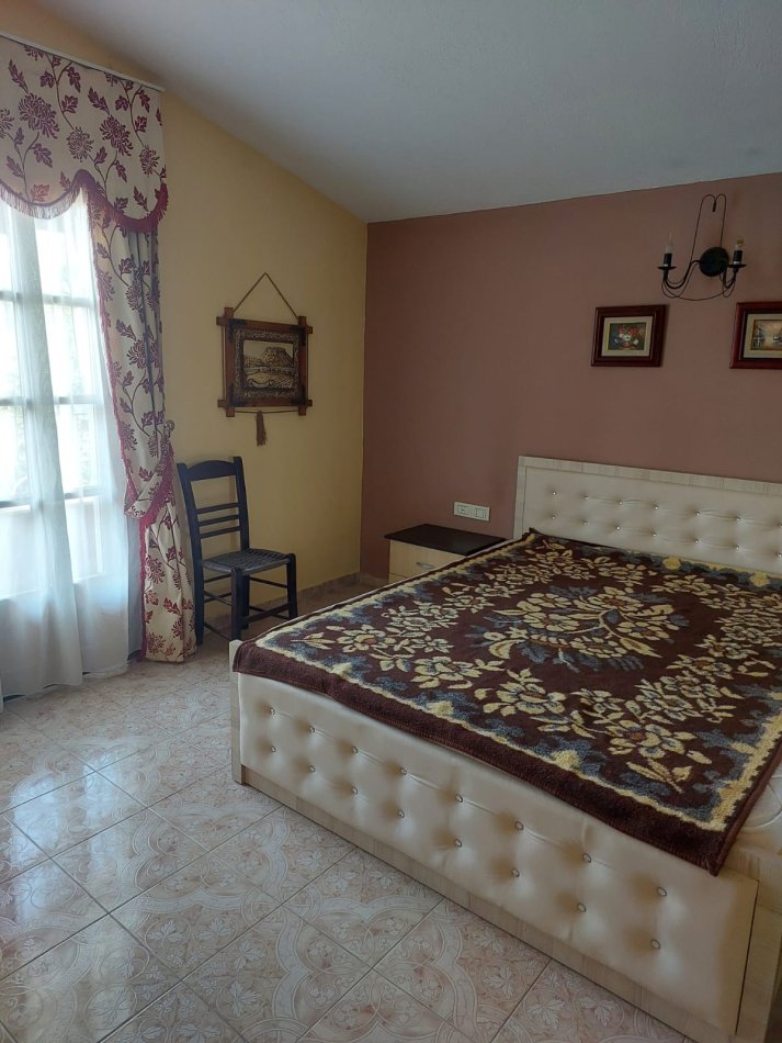 Tirane, jepet me qera apartament 2+1 Kati 3, 130 m² 550 € (Komuna e Parisit)