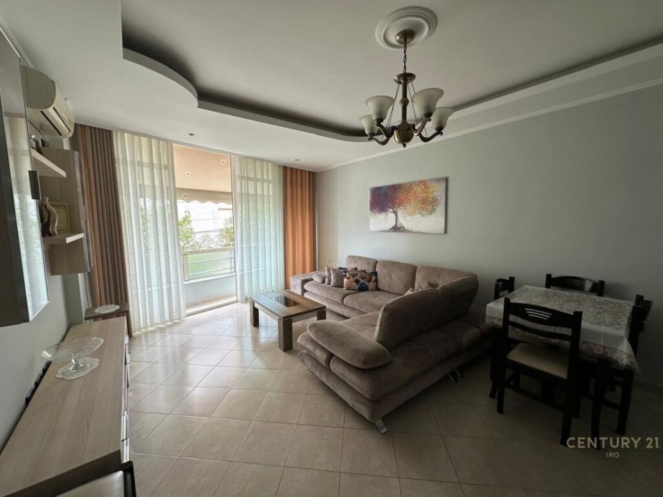 Tirane, shitet apartament 2+1+Ballkon Kati 1, 95 m² 130.000 € (Rruga Idriz Dollaku, prane fushes se Ali Demit)