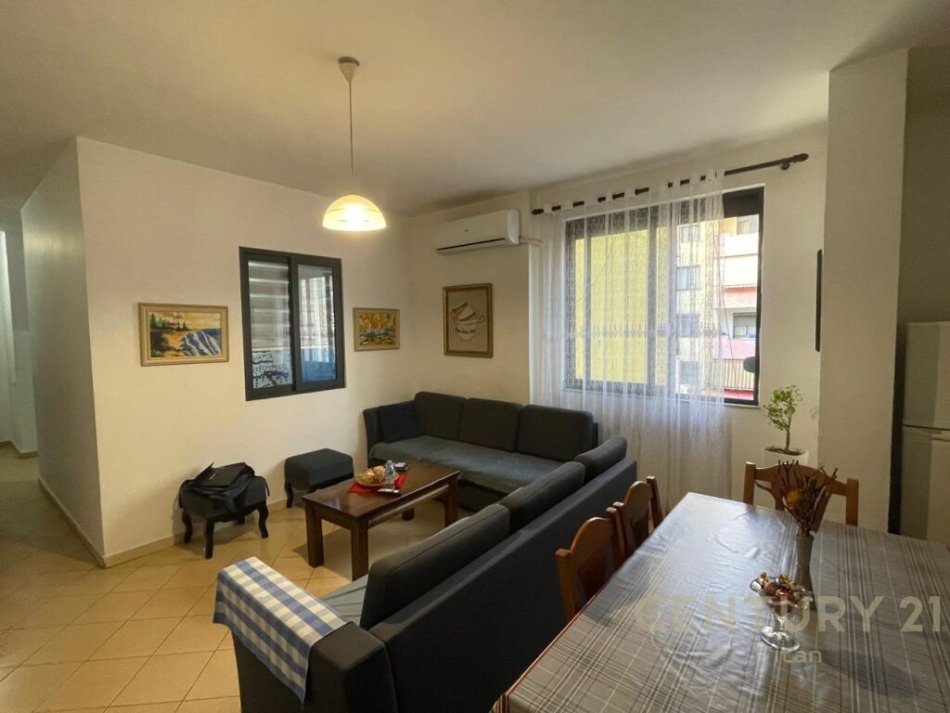 Tirane, shitet apartament 3+1+Ballkon Kati 5, 96 m² 120.000 € (ne Yzberish shume prane Nela 6.)