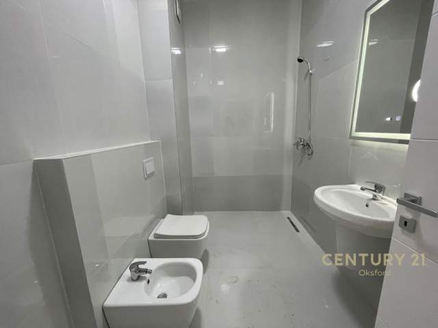 Tirane, shitet apartament 2+1 Kati 2, 126 m² 151.200 Euro (Porcelan)