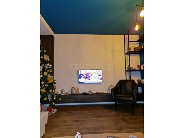 Tirane, jepet me qera apartament 2+1 Kati 3, 100 m² 600 Euro (Pazari i Ri)
