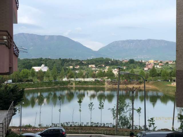 Tirane, shitet ambjent biznesi Kati 1, 67 m² 130.000 Euro (Liqeni i Thate)