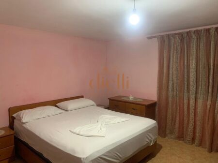 Tirane, jepet me qera apartament 3+1+Ballkon Kati 7, 120 m² 600 € (Pazari i Ri)