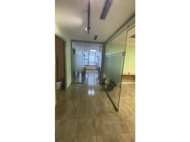 Tirane, jepet me qera ambjent biznesi Kati 1, 350 m² 3.000 Euro (Qender)
